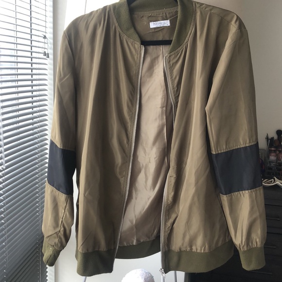 Bomber jacket - Picture 2 of 2